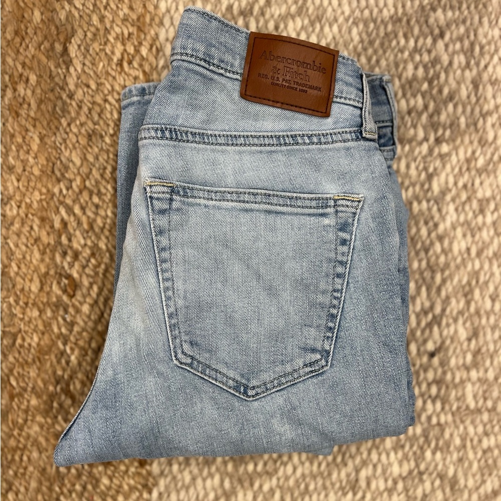 Abercrombie & Fitch Men's Light Wash Super Skinny Jeans W/Stretch